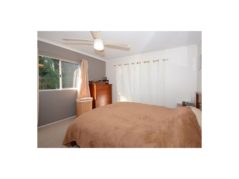 12 Carlton Street, Point Vernon QLD 4655