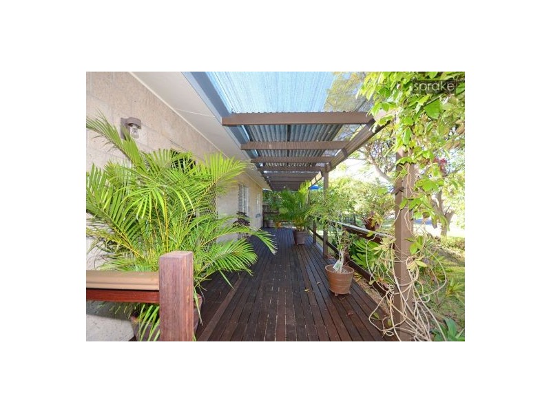12 Carlton Street, Point Vernon QLD 4655