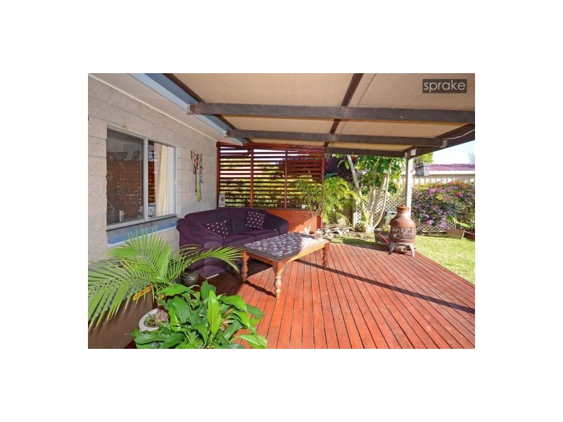 12 Carlton Street, Point Vernon QLD 4655