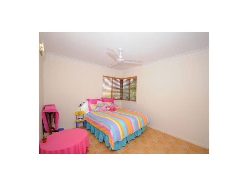 17 Scenic Crt, Dundowran Beach QLD 4655