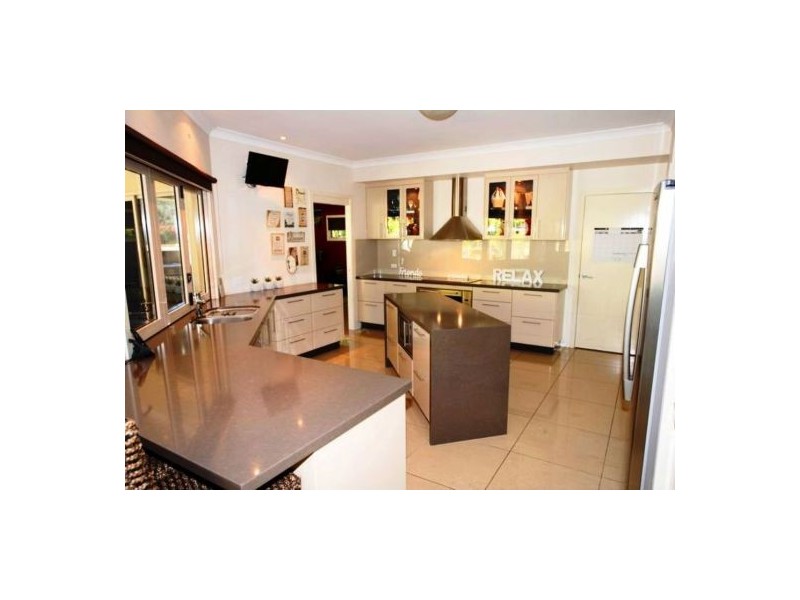 5 Mexican Court, Urangan QLD 4655