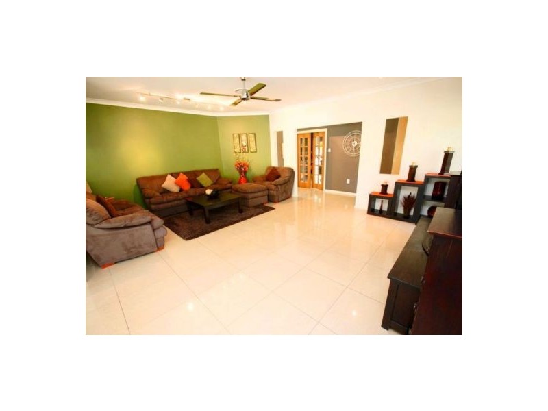 5 Mexican Court, Urangan QLD 4655