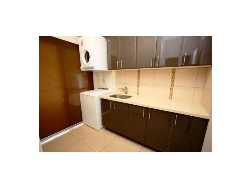 5 Mexican Court, Urangan QLD 4655