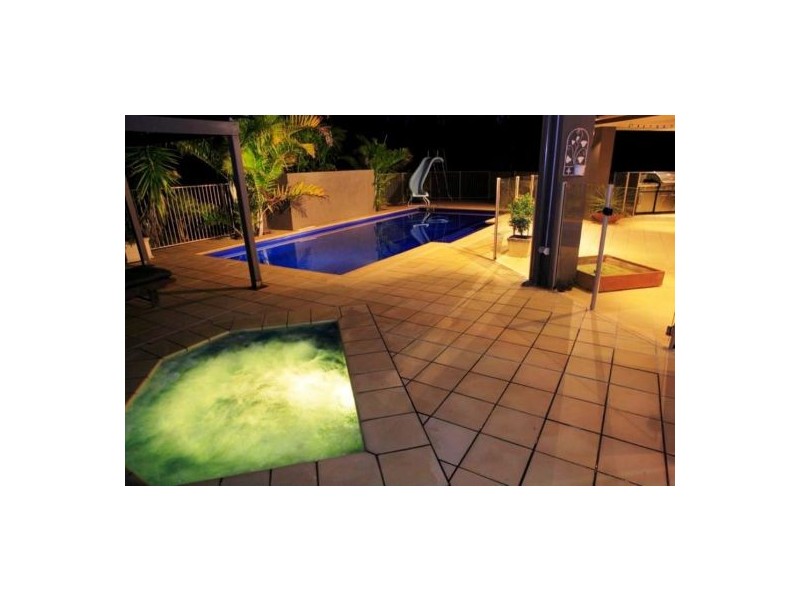 5 Mexican Court, Urangan QLD 4655