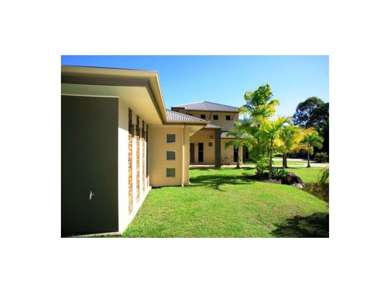 5 Mexican Court, Urangan QLD 4655