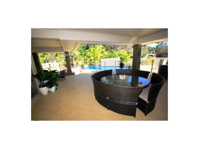 5 Mexican Court, Urangan QLD 4655