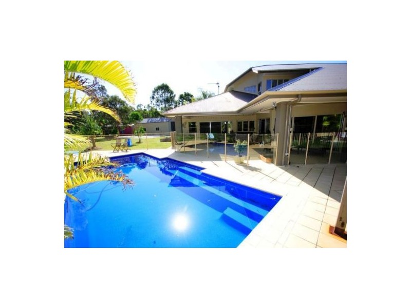 5 Mexican Court, Urangan QLD 4655