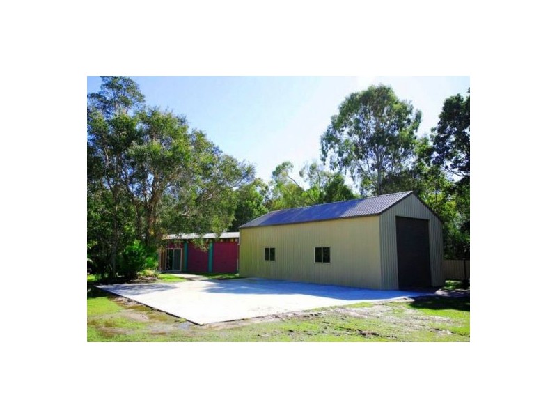 5 Mexican Court, Urangan QLD 4655