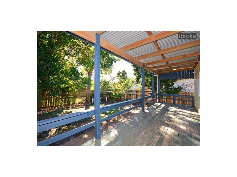 12 Shell Street, Urangan QLD 4655