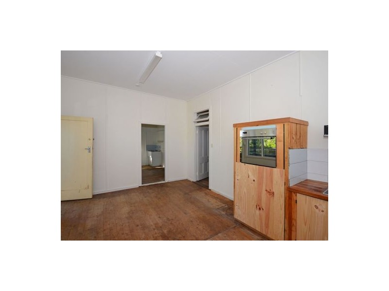 12 Shell Street, Urangan QLD 4655