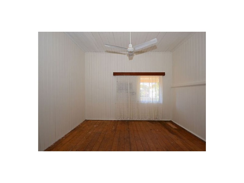 12 Shell Street, Urangan QLD 4655