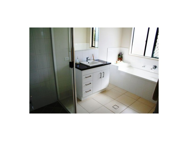 42 Crawford Drive, Dundowran QLD 4655
