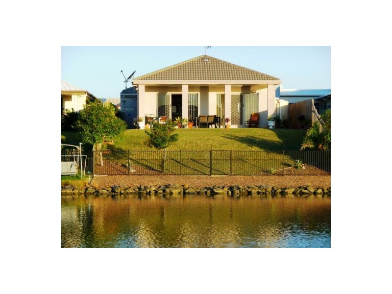 7 Lady Nelson Dr, Eli Waters QLD 4655