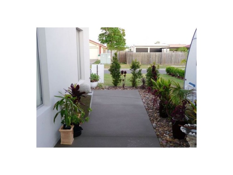 7 Lady Nelson Dr, Eli Waters QLD 4655