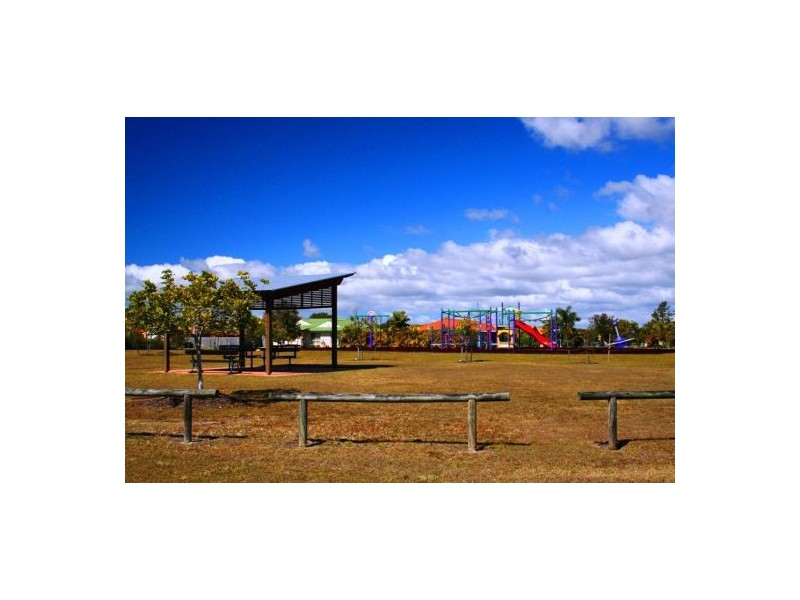 118 Ibis Boulevard, Eli Waters QLD 4655