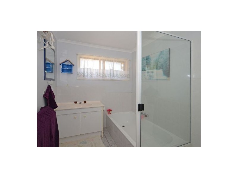 6 Caddy Avenue, Urraween QLD 4655