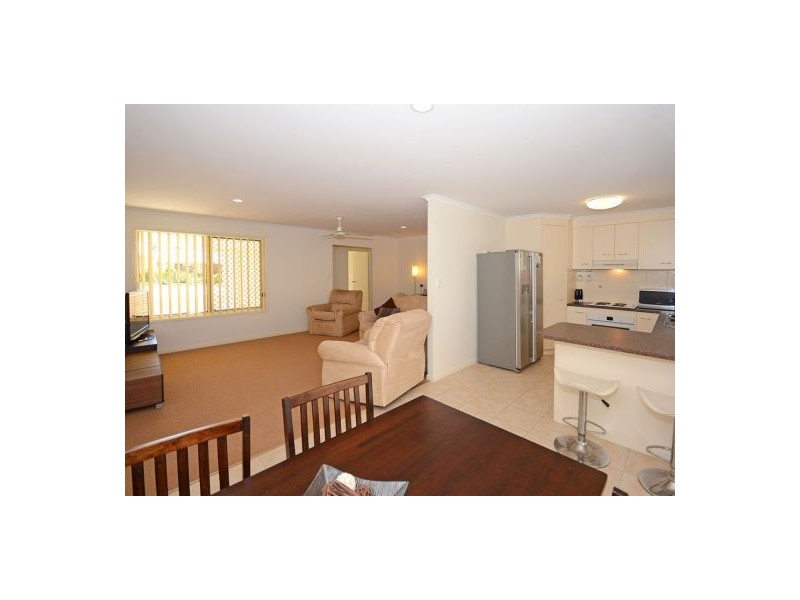 16 Kensi Court, Point Vernon QLD 4655