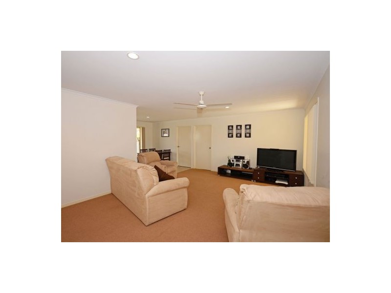 16 Kensi Court, Point Vernon QLD 4655