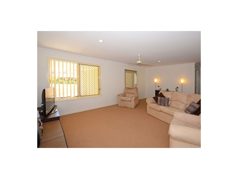 16 Kensi Court, Point Vernon QLD 4655