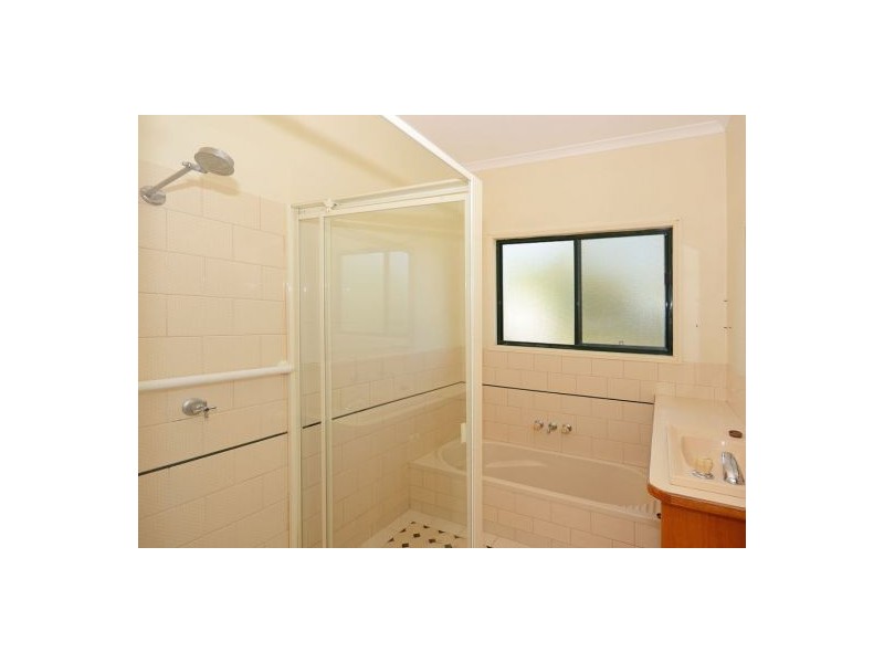 5 Par Court, Urraween QLD 4655