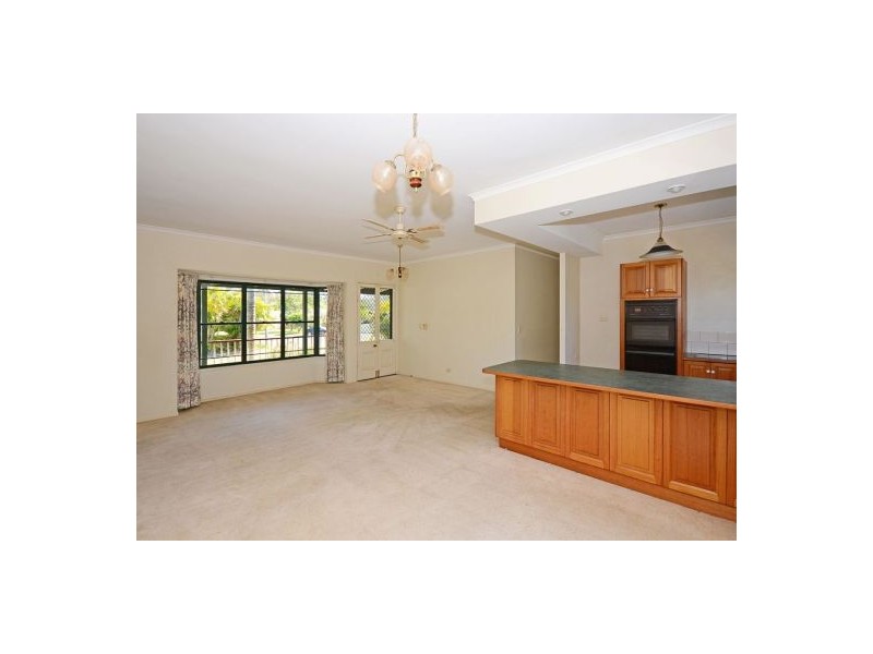 5 Par Court, Urraween QLD 4655