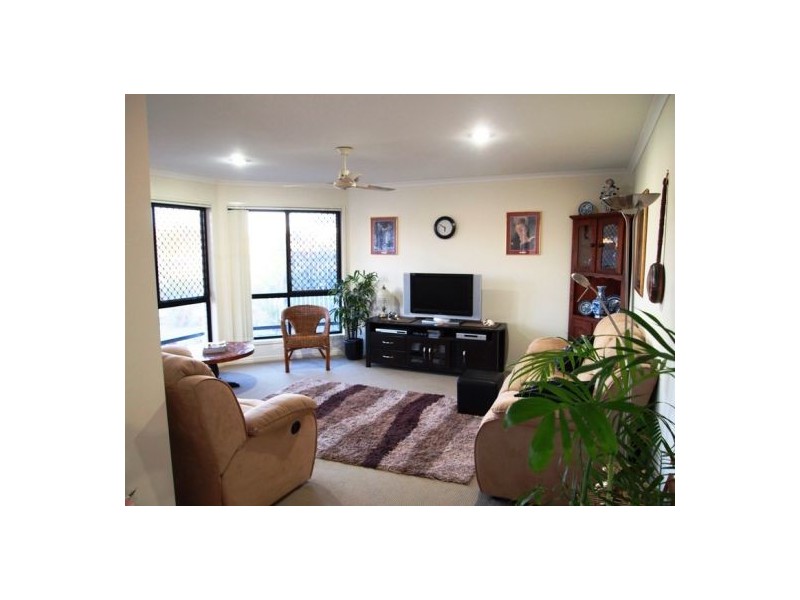 94 Wattle St, Point Vernon QLD 4655