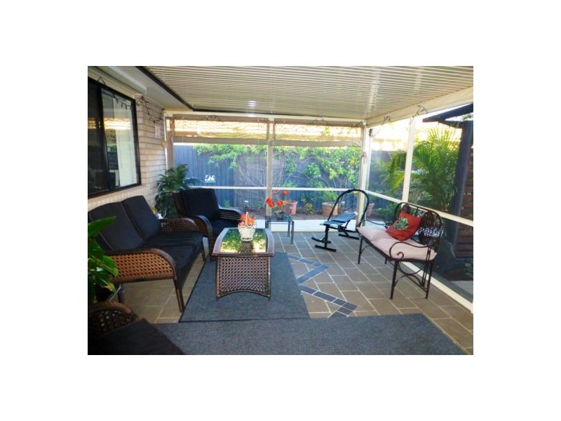 94 Wattle St, Point Vernon QLD 4655
