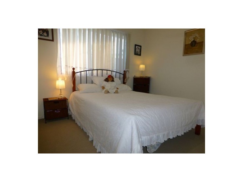 94 Wattle St, Point Vernon QLD 4655