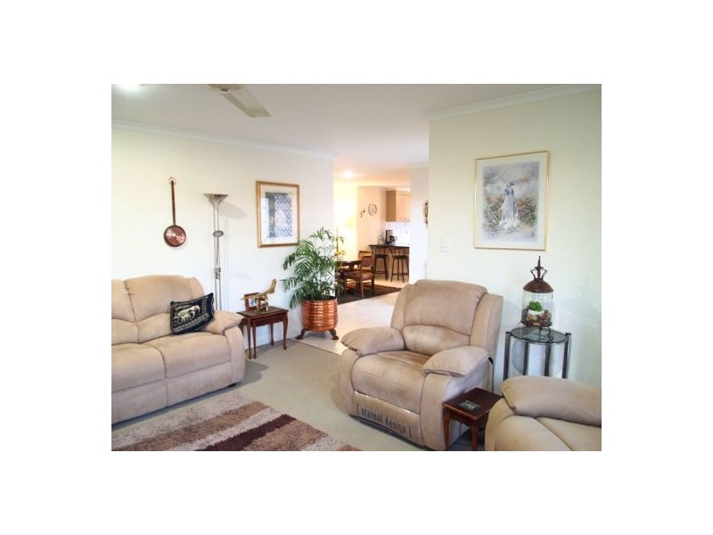94 Wattle St, Point Vernon QLD 4655