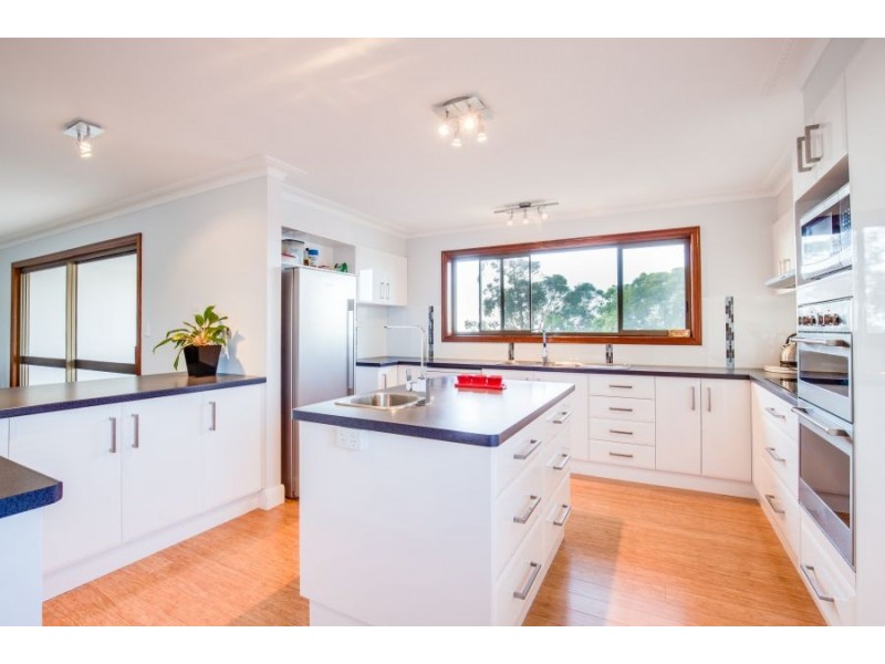 18 Hillcrest Avenue, Scarness QLD 4655