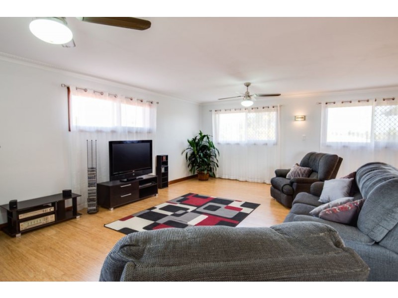 18 Hillcrest Avenue, Scarness QLD 4655