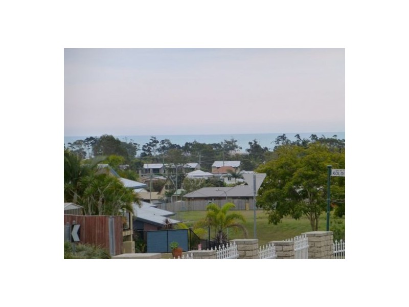 15 Marineview Ave, Scarness QLD 4655