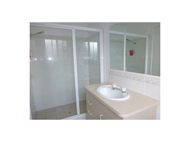 15 Marineview Ave, Scarness QLD 4655