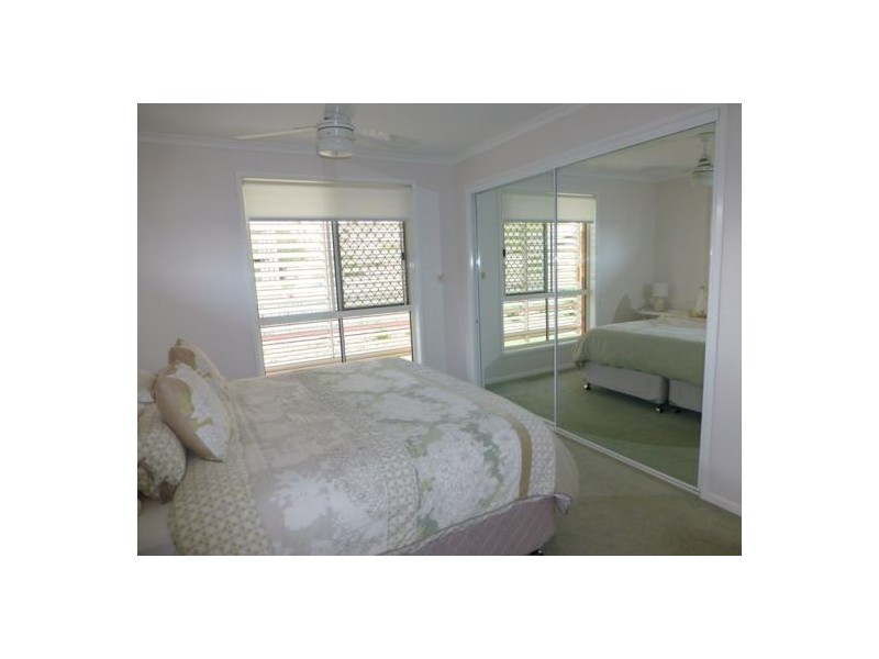 15 Marineview Ave, Scarness QLD 4655