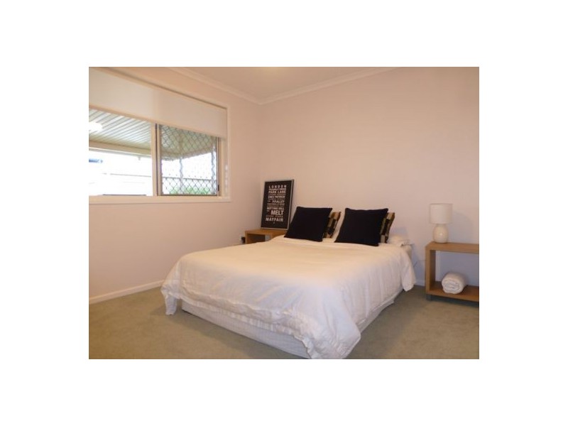 15 Marineview Ave, Scarness QLD 4655