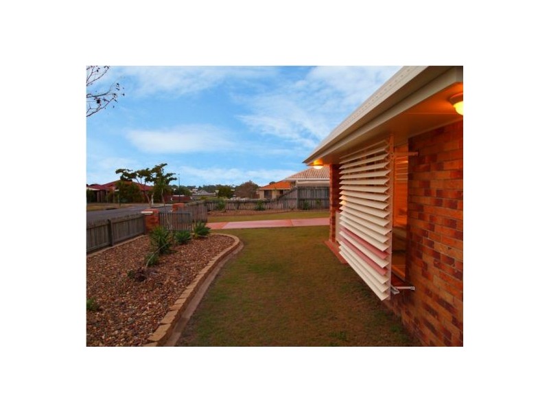 15 Marineview Ave, Scarness QLD 4655