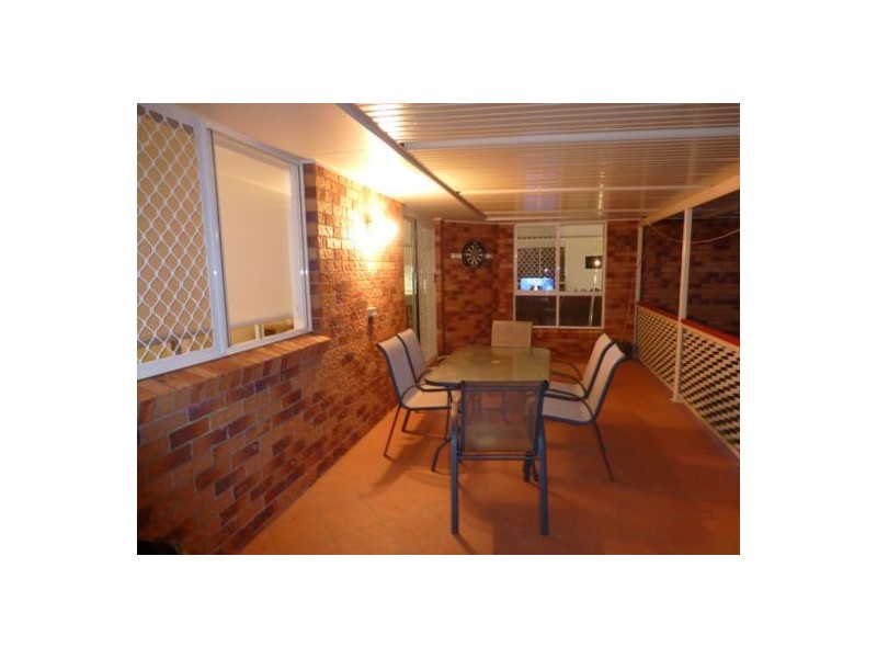 15 Marineview Ave, Scarness QLD 4655