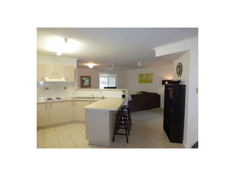 15 Marineview Ave, Scarness QLD 4655