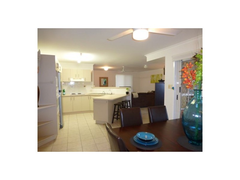 15 Marineview Ave, Scarness QLD 4655