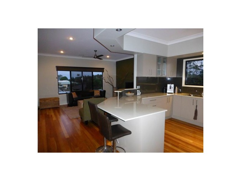 4 Fraser Outlook Crt, Kawungan QLD 4655