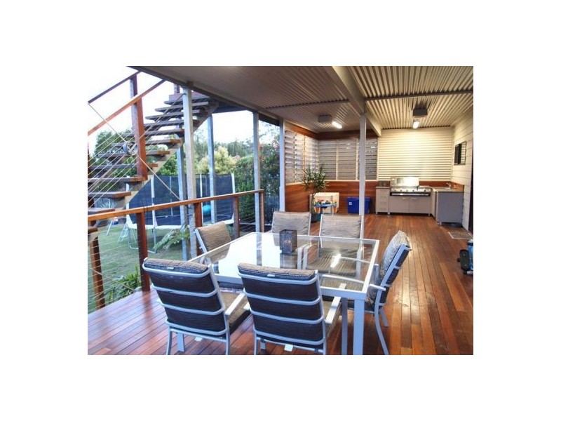 4 Fraser Outlook Crt, Kawungan QLD 4655