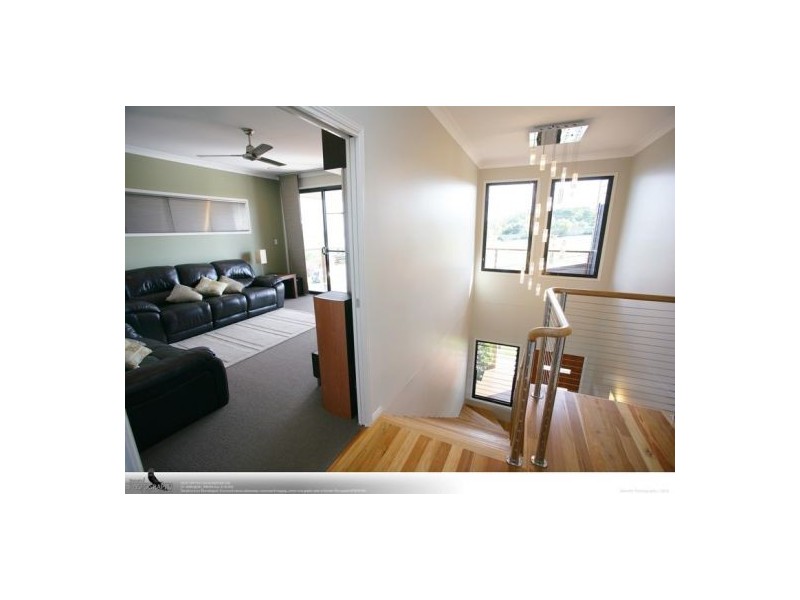 4 Fraser Outlook Crt, Kawungan QLD 4655