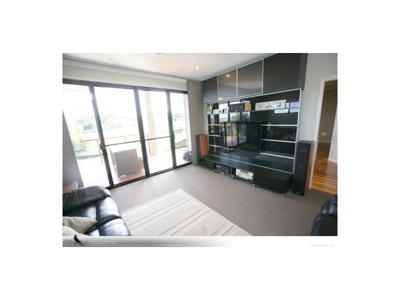 4 Fraser Outlook Crt, Kawungan QLD 4655