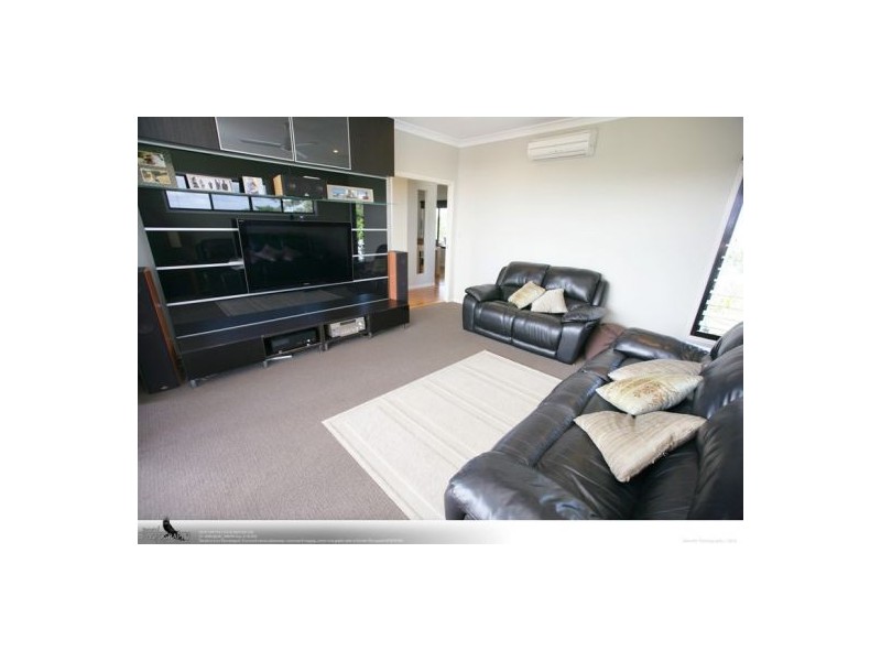4 Fraser Outlook Crt, Kawungan QLD 4655
