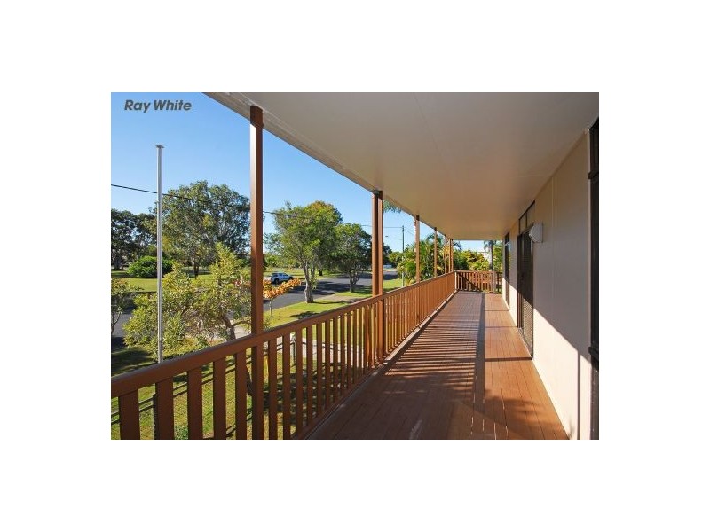 15 Flinders Street, Point Vernon QLD 4655