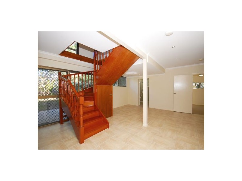 15 Flinders Street, Point Vernon QLD 4655