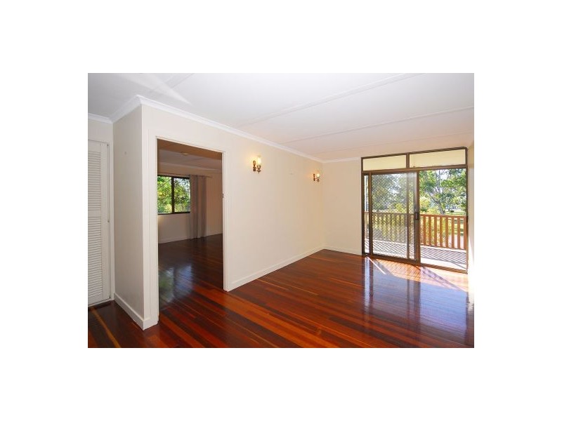 15 Flinders Street, Point Vernon QLD 4655