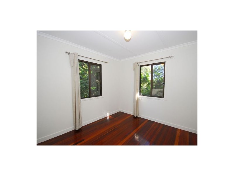 15 Flinders Street, Point Vernon QLD 4655