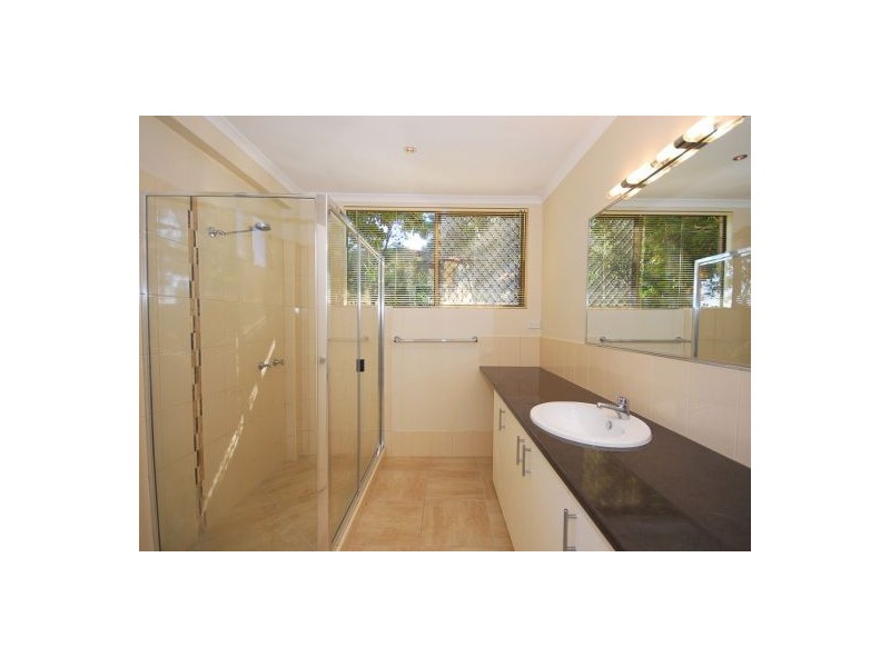 15 Flinders Street, Point Vernon QLD 4655