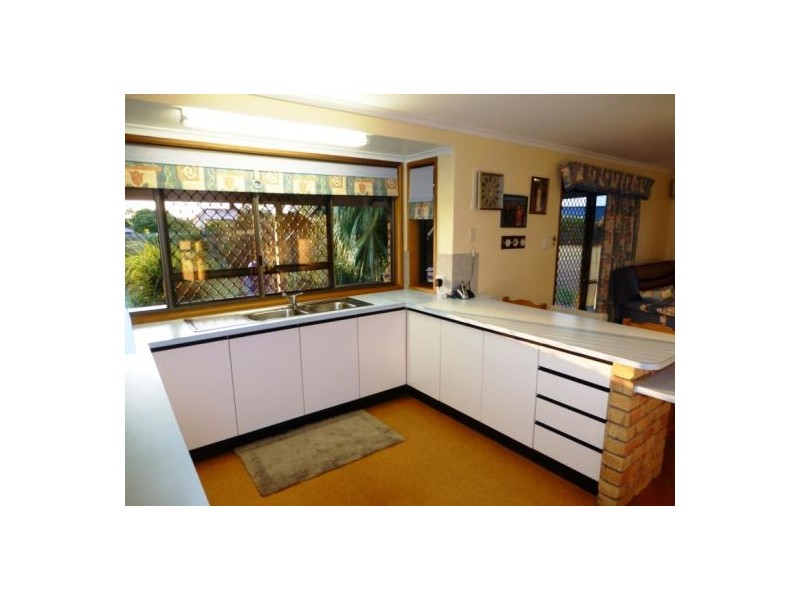 43 Banksia Street, Point Vernon QLD 4655